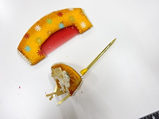JAPANESE KIMONO / ANTIQUE COMB / SET